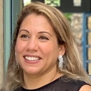 Mme Dhouha Sellaoui ep. Ben Ghorbel décorée des insignes de Chevalier dans l’Ordre des Palmes académiques françaises