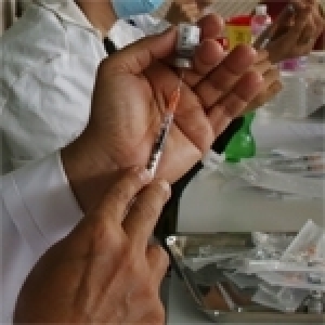 Les brevets sur les vaccins : 57 ans pour vacciner le monde entier !