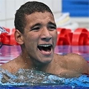 Merci Ahmed Hafnaoui pour cette médaille d’or olympique en natation offerte à la Tunisie 