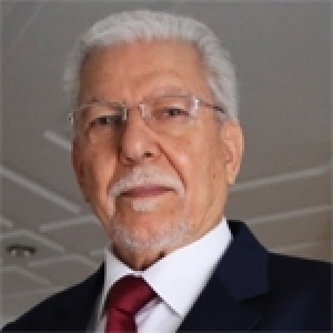 Qui est Taieb Baccouche ?