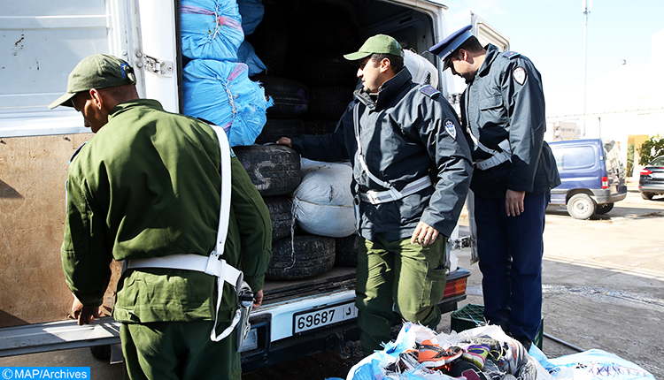 Des éléments de la Douane de l'Oriental