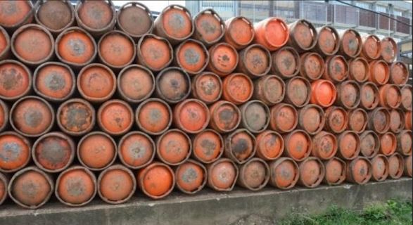 Des bouteilles de gaz mises en vente publique