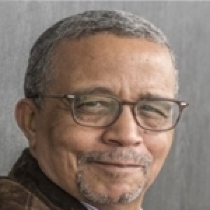 « On ne naît pas Yasmina Khadra, on le devient »