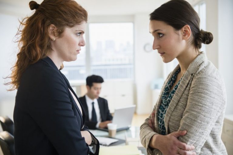 Ambiance de travail : Quand la compétition au bureau devient malsaine