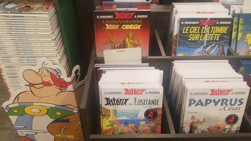 Présentoir vu chez Archambault au Mail Champlainà Brossard (D.R Réda Benkoula)