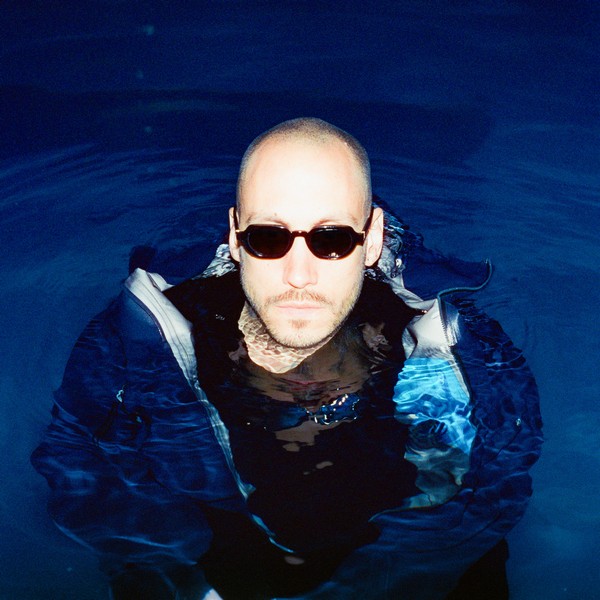 THUAUD annonce la sortie de son premier EP Chimères le 4 septembre prochain THUAUD annonce la sortie de son premier EP Chimères le 4 septembre prochain