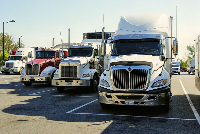 Comment bien équiper sa flotte de camions pour le transport ?
